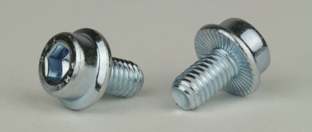 Sperrzahnschrauben Zylinderkopf verzinkt M 6 x 20 Innensechskant